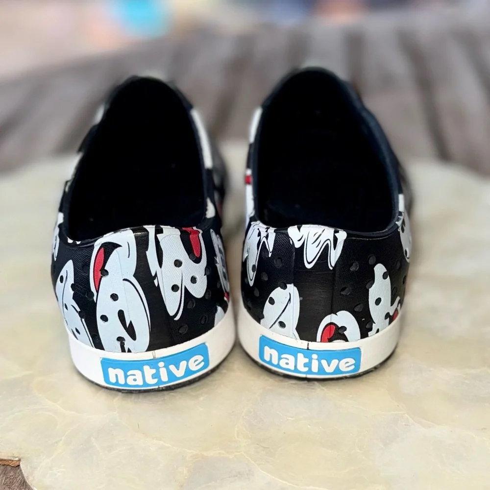 Like New Kids Disney Native Slip on All Over Mickey Mouse Print Shoes! - Picture 4 of 7
